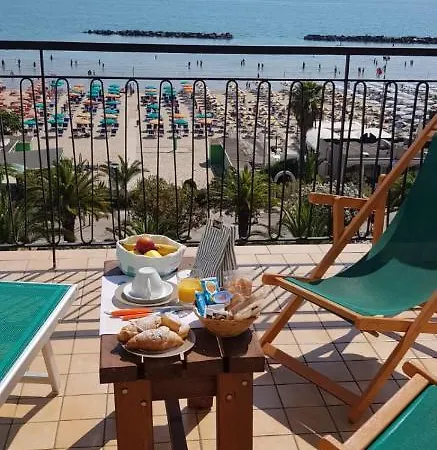 فندق مبيت وإفطار Attico Mare 4*